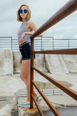 Kaykay Parkı'nda vakit kız