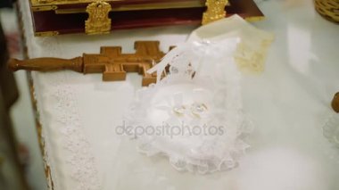 Alyans kilisede camer taşımak