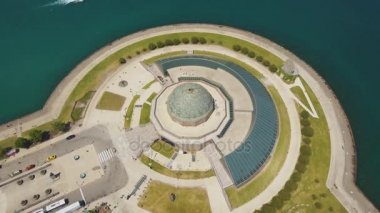 Chicago Adler Planetarium, hava video sanny gün boyunca. panoramik görünümü. 18.08.2017