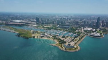 Chicago, hava video sanny gün boyunca. panoramik görünümü. Adler Planetarium. 8.08.2017. MIDL