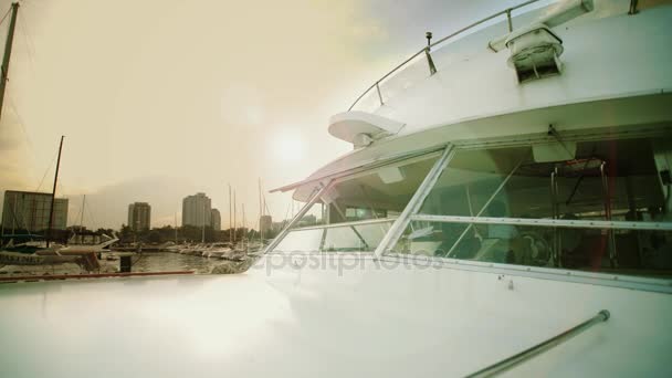 Navire en mer, pont Capitaine ou salle de contrôle vue de l'intérieur — Video