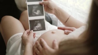 Bebek Divan çift ultrason inceden inceye gözden geçirmek