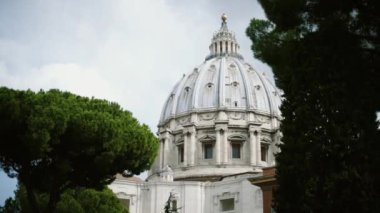 St. Peters Bazilikası Vatikan Şehri Roma heykel Havariler çeşmenin kubbe