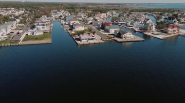 Connecticut 'ın insansız hava aracı görüntüsü. Middletown, Afrika kıtasında bulunan bir şehirdir. Connecticut Nehri 'nin kıyısında bir yer..