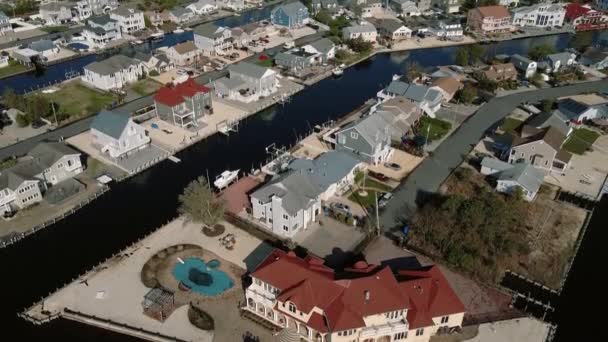 Fotografia aérea de Connecticut. Middletown é uma cidade localizada no bairro,, subúrbio. Imobiliário,, ao longo do rio Connecticut . — Vídeo de Stock