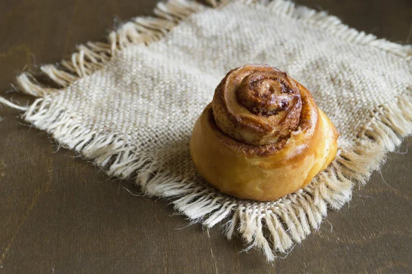 Kanelbulle švédské skořicové buchty. — Stock fotografie