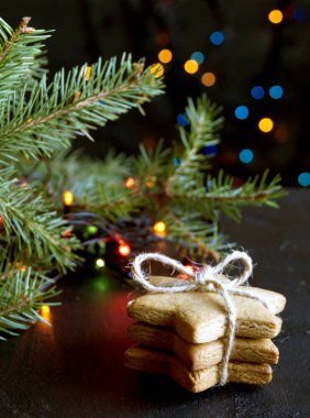 Noel kartı, Noel ağacı ışıkları ve gingerbread.