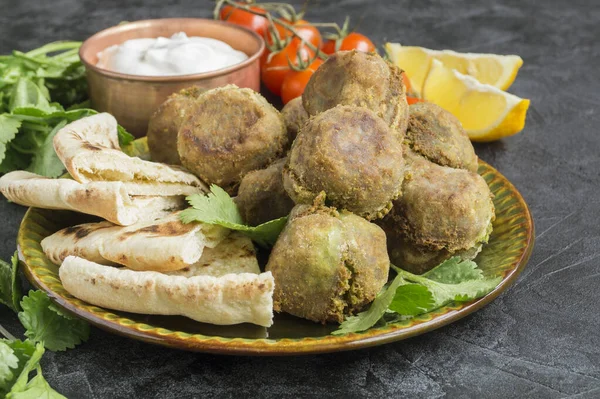 Falafel Ein Traditionelles Israelisches Gericht Aus Kichererbsen — Stockfoto