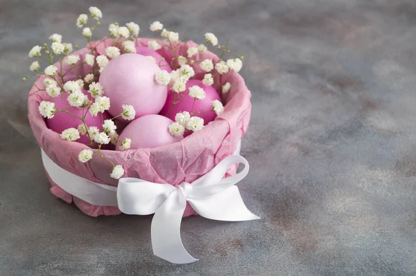 Růžová Malované Velikonoční Vajíčka Šedém Pozadí — Stock fotografie