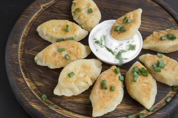 Gebratene Knödel Mit Soße Der Blick Von Oben — Stockfoto