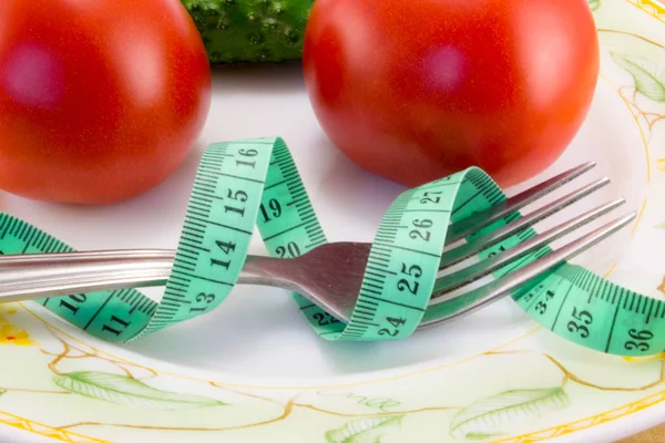 Okurka a rajče s měřením — Stock fotografie