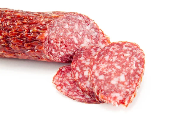 Salame isolado sobre um fundo branco — Fotografia de Stock