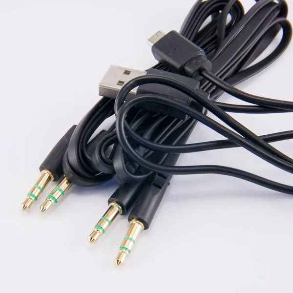 Audio-Kabel isoliert auf weiß — Stockfoto