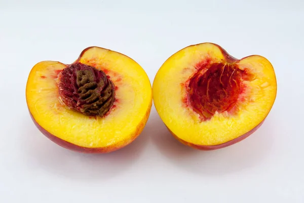 Fruto de nectarina aislado — Foto de Stock