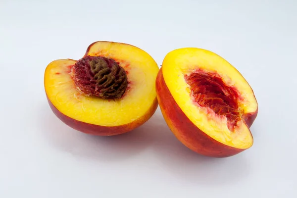 Fruto de nectarina aislado — Foto de Stock