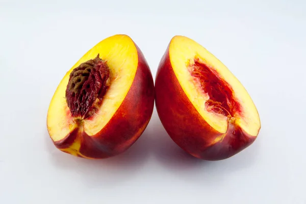 Fruto de nectarina aislado — Foto de Stock