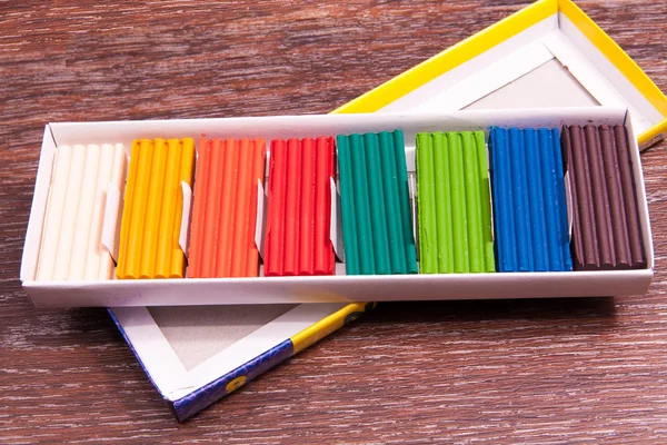 Foto de plastilina de color para niños. Materiales para la creatividad . —  Fotos de Stock