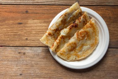 Eski ahşap zemin üzerine roti