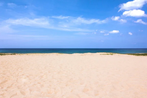 Areia da praia Karon Beach Sul da Tailândia — Fotografia de Stock