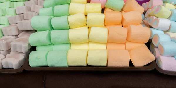 Bunte Marshmallows als Hintergrund — Stockfoto