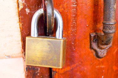 closeup kilitli ahşap kapı arka plan