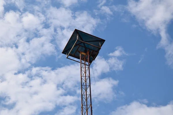 Torre de transmisión Villege con fondo de cielo —  Fotos de Stock