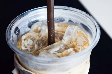 Kahve dükkanında buzlu kahve.