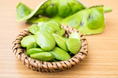 taze ve olgun parkia speciosa veya acı bakla, bükülmüş küme bean, leş gibi kokuyorsun fasulye (Parkia speciosa., baklagiller )