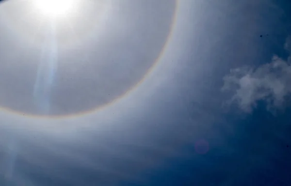 Fantastique magnifique phénomène de halo de soleil en Thaïlande — Photo