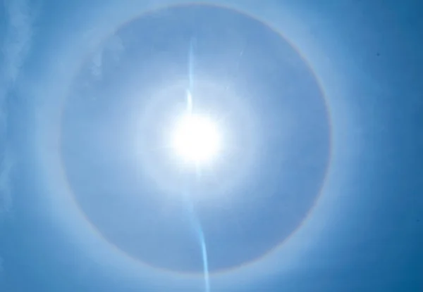 Fantástico belo fenômeno halo sol na Tailândia — Fotografia de Stock