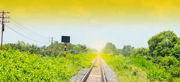Järnvägen Solnedgången Tillsätt Gul Ton — Stockfoto