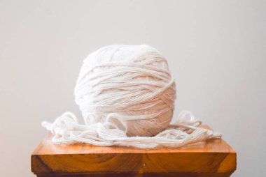 Kutsal Kutsal iplik için dini bir tören Budist rahipler tarafından yerleştirilir.