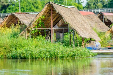 Tay yüzen Restoran manzara