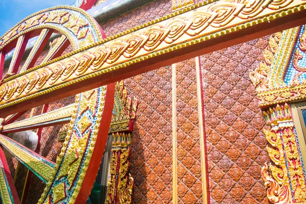 Lai Thai Lai Kranok Thailändischen Tempel — Stockfoto