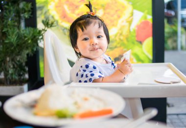 gıda bebek beslenme annesini kapatın