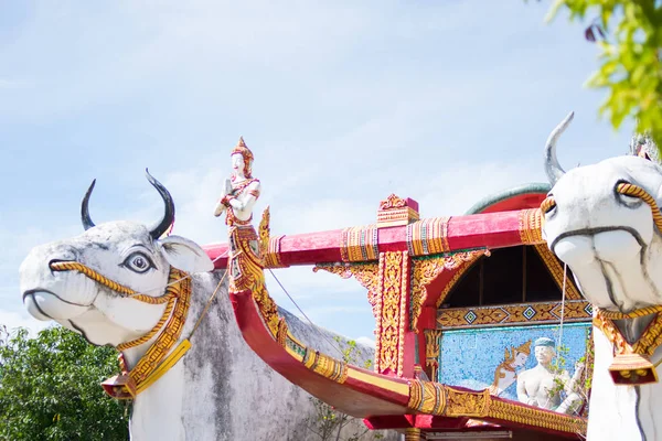 Zwei Kühe Statue Wat Phrathat Rueng Rong Tempel Sisaket Thailand — Stockfoto