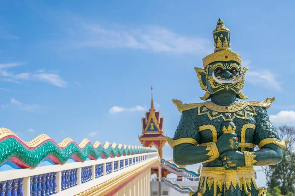Zöld Óriás Thai Templomban — Stock Fotó