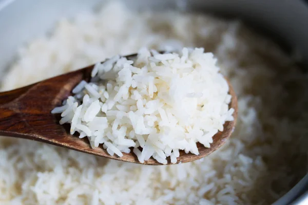 Arroz Cocido Maceta Con Cucharón Madera —  Fotos de Stock