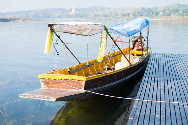 Solo Barco Río Kanchanaburi Tailandia — Foto de Stock