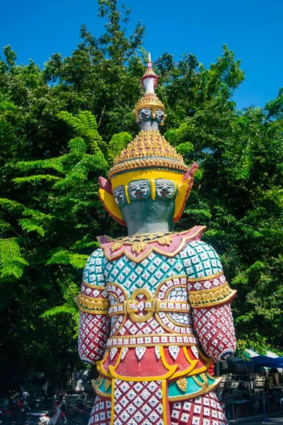 Riesige Statue Rückansicht Thailändischen Tempel — Stockfoto