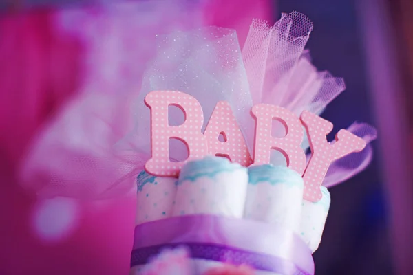 Çocuk bezi bebek duş kutlama üzerinde yapılmış kek üst.