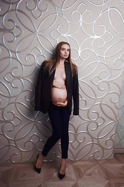 Очень тощие вегетарианские здоровые беременные женщины красивая модель — стоковое фото