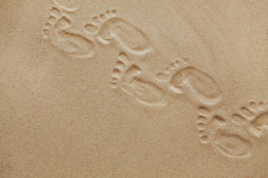 Şirin Bebek ayak sandy üzerinde metin için yer ile plaj veya desigh