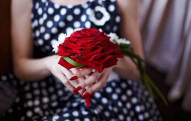 Çok nadir güzel şık konsept gelin buketi gül yaprakları büyük çiçek yaptı