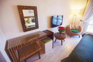 Küçük otel yatak odası dekore edilmiş ayrıntılarını