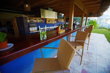 Görünüm açık barda içecekler küçük otel