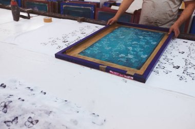 Tekstil fabrika ekipmanları - Şablonlar desenlerle kumaşlar üzerine basım için