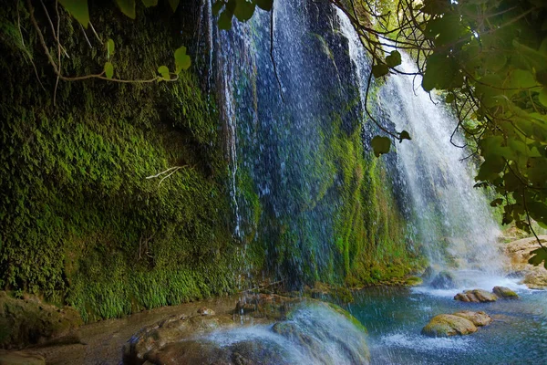 Parque da Cachoeira em Antalya, Turquia. Kursunlu selalesi — Fotografia de Stock