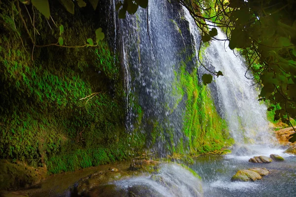 Parque da Cachoeira em Antalya, Turquia. Kursunlu selalesi — Fotografia de Stock