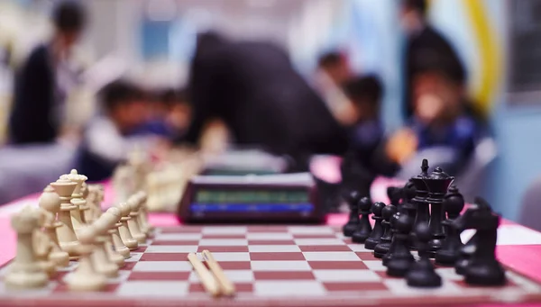 Satranç Turnuvası tablolarla satranç zamanlayıcılar ve boş Not kağıtları